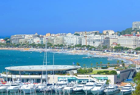 Cannes an der Azurblaue Küste foto