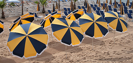 Parasols à Cannes photo